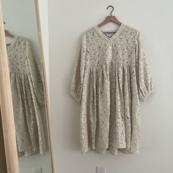 Chic Cream Floral Long Sleeve Dress - Picture 1 of 4